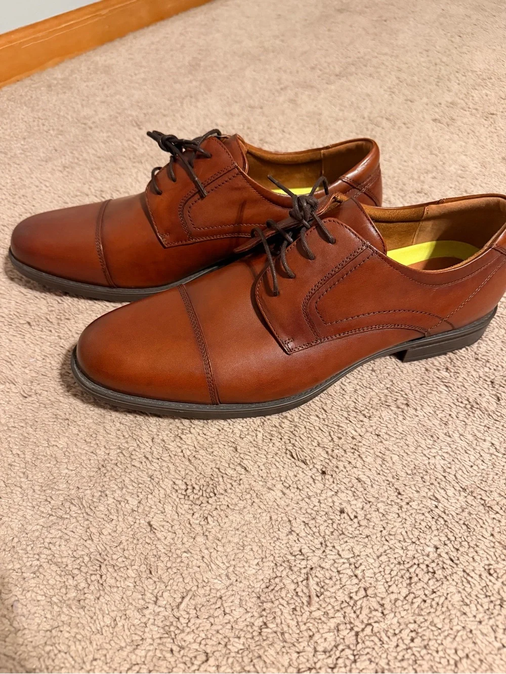 Florsheim Men's Chestnut Brown Cap-Toe Oxfords